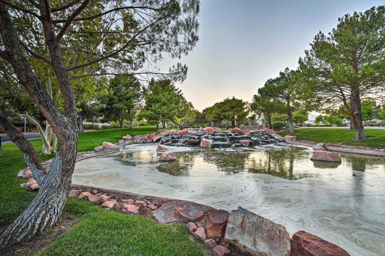 Top-Notch Las Vegas Oasis With Games, Golf And More! Villa Bagian luar foto